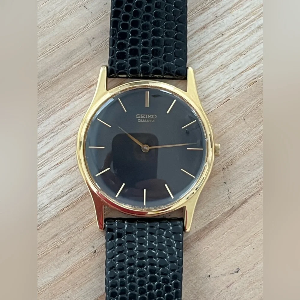 Seiko Vintage Rare Men’s Watch Black Dial Black Leather Strap New Crystal
